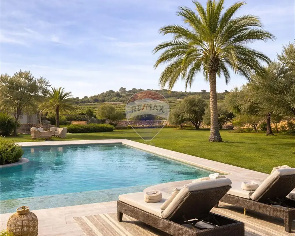 Detached Countryside Villa, Dingli