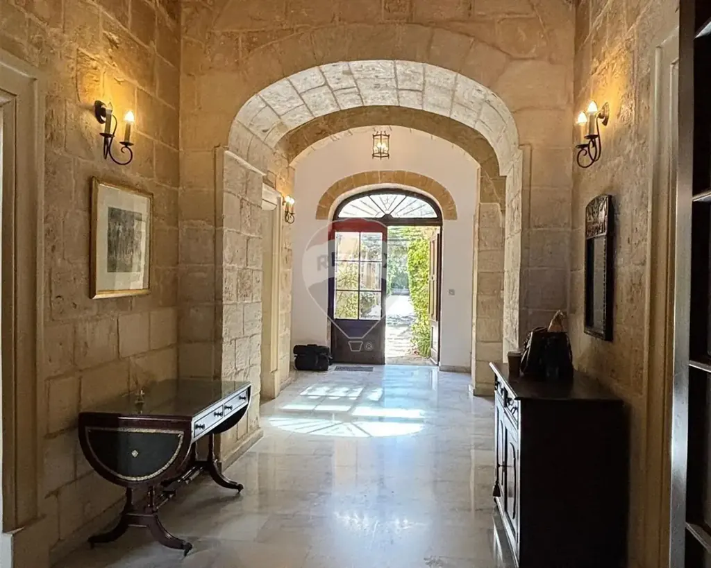 Townhouse with Pool — photo 7