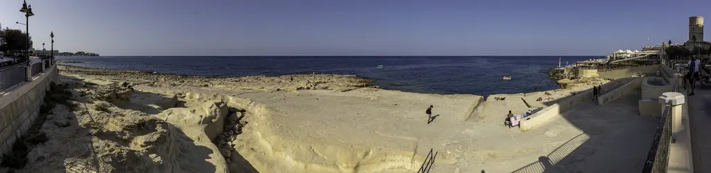 Fond Għadir on the Sliema seafront